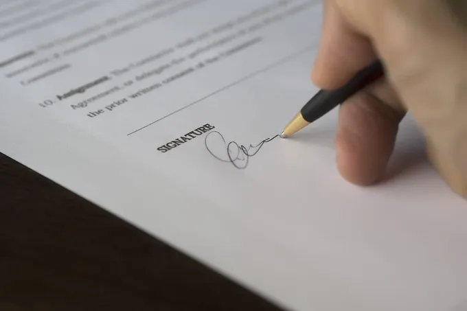 How to write a sales contract for a house?