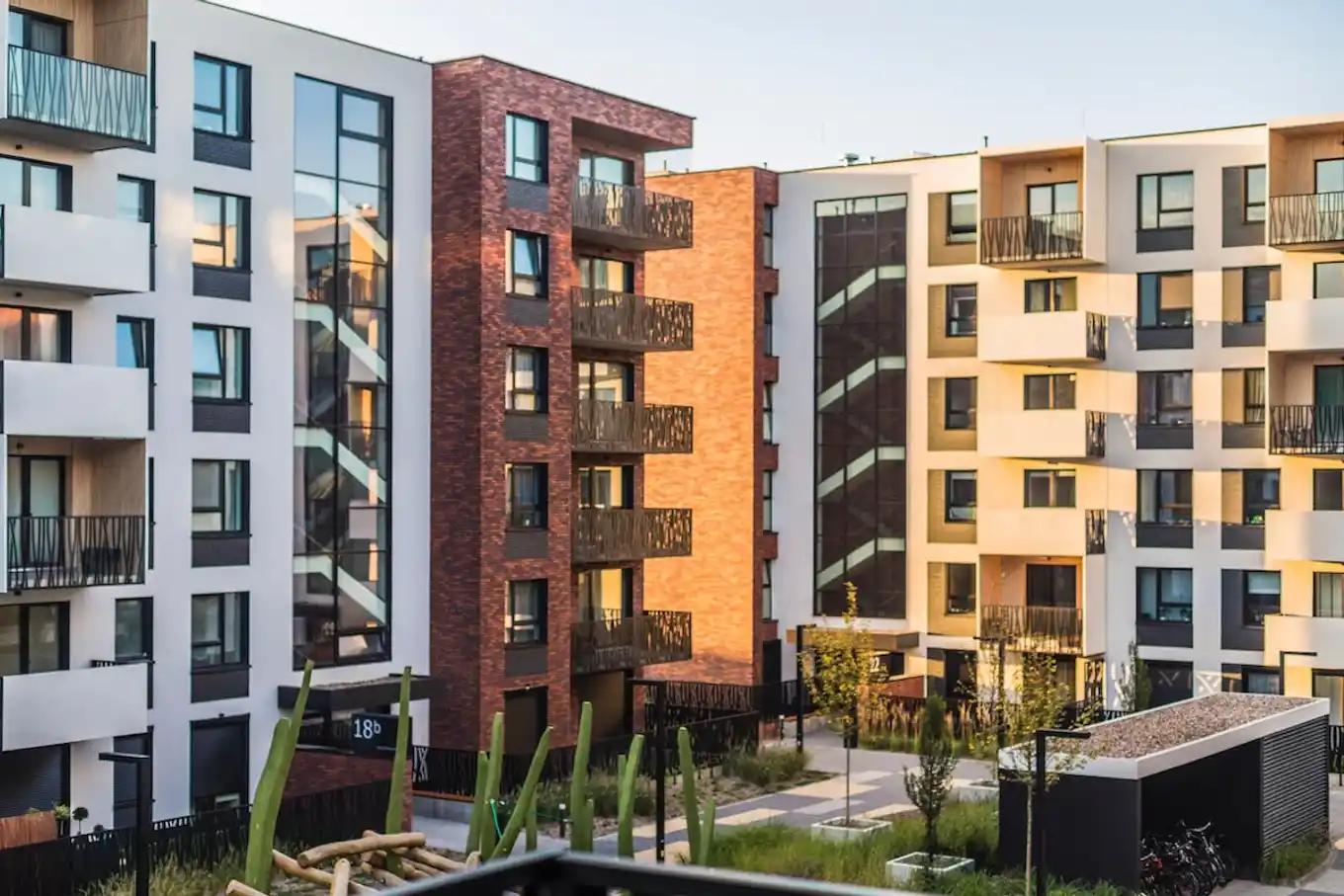 Valuation of apartment buildings: How much is an apartment building worth?