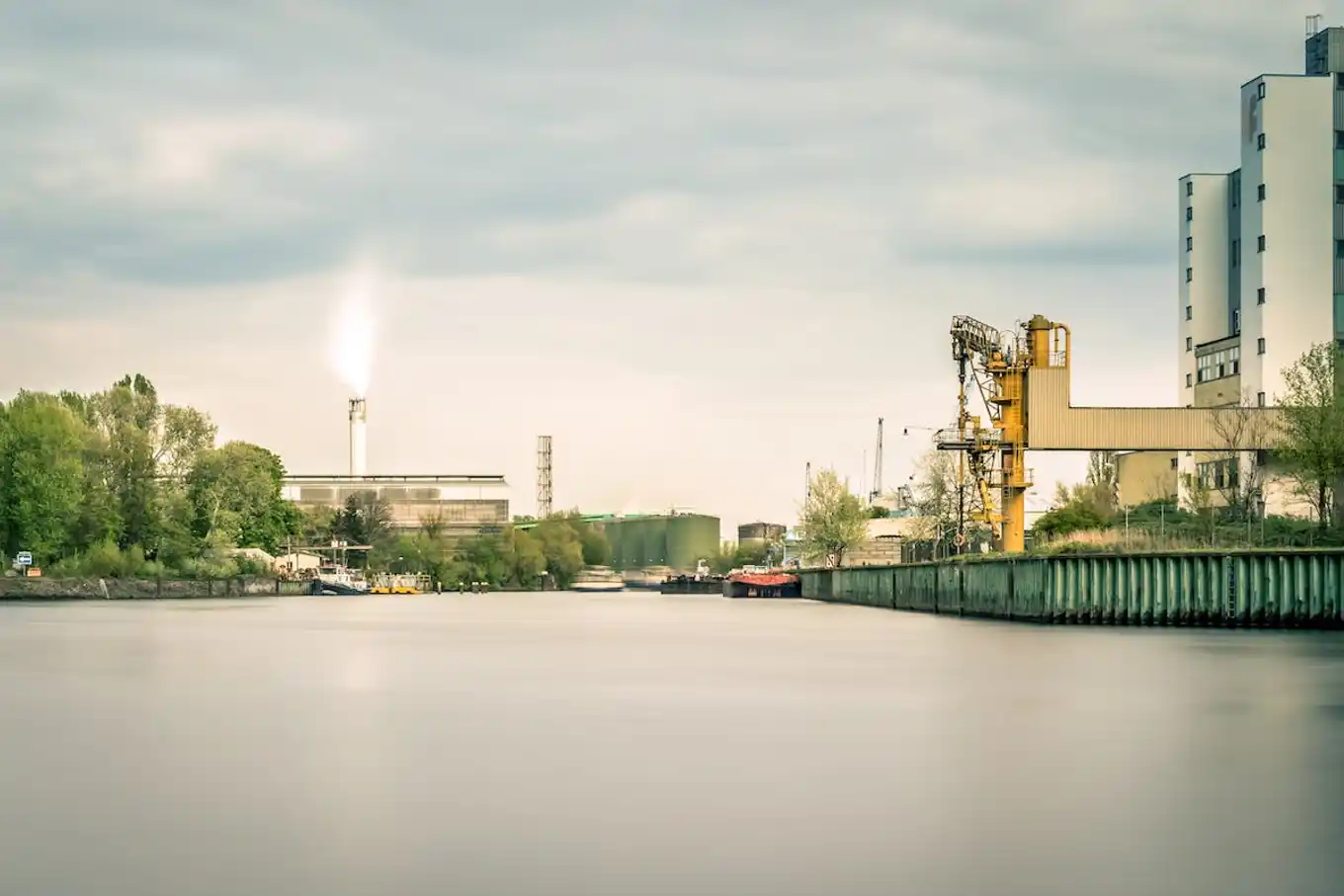 Industrial property value: How to calculate the market value of an industrial building?