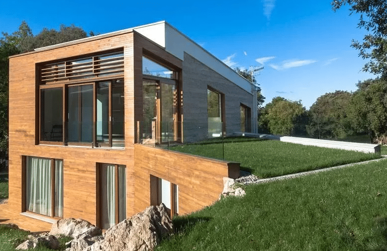 Vivienda EntreEncinas por DUQUEYZAMORA arquitectos en Llanes (Asturias)