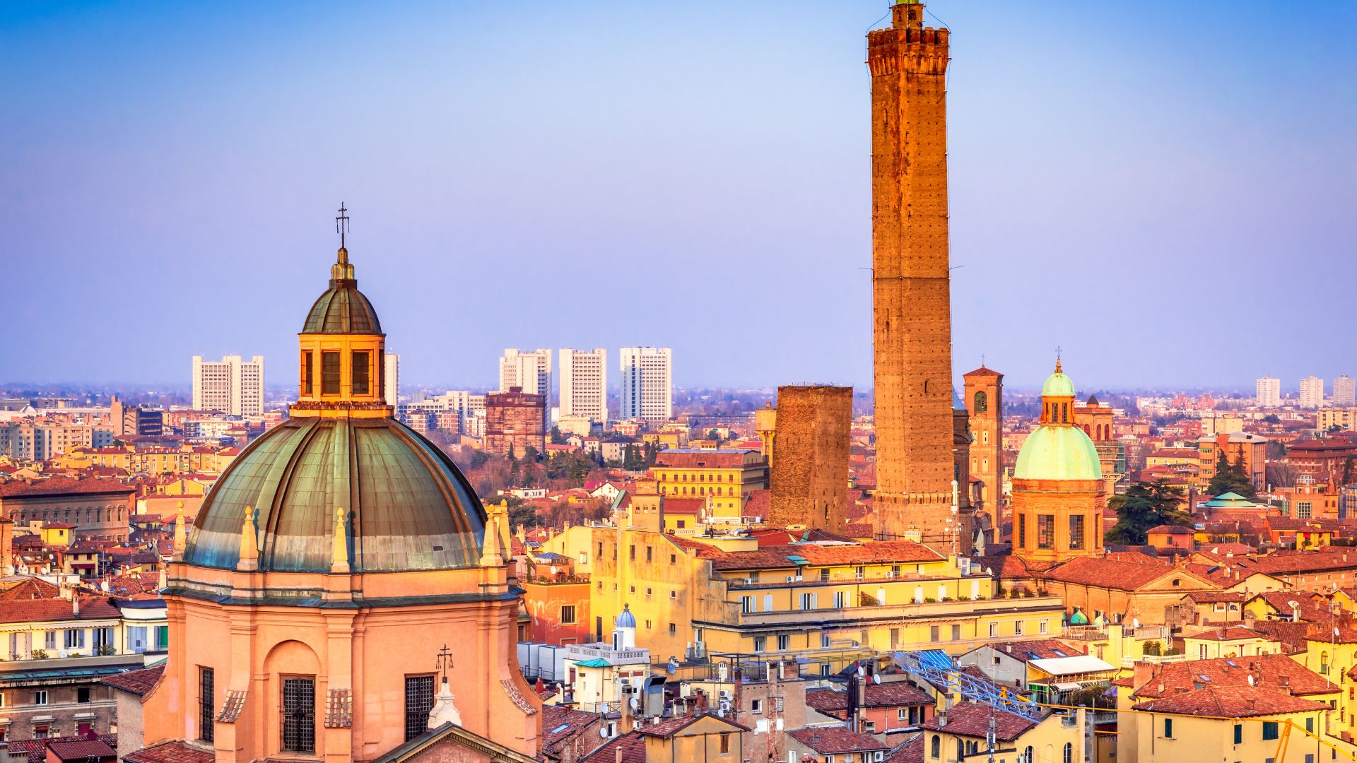 Vendere Casa a Bologna: Guida, Valutazione e Trend di Mercato